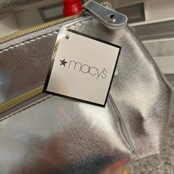 Macy’s Cosmetics💄 Bags - Picture 12 of 12